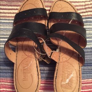 BOC black size 11 wedge