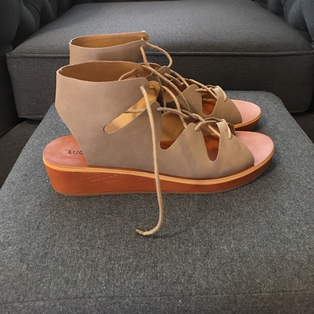 Lucky Brand Hipsta Women's wedge sandal