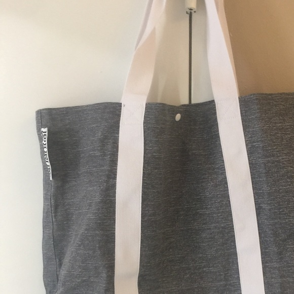 💕Pink Tote 💕 - Picture 3 of 4