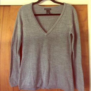 Class gray V-neck sweater