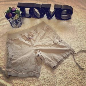 Relaxed fit Bermuda cargo linen style shorts