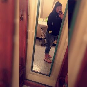 Meet your Posher, Alixis