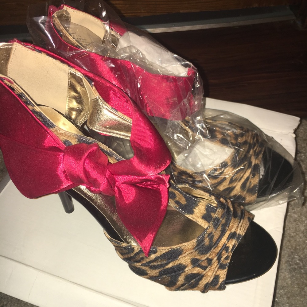 Red and Leopard heels.  Super Cute!!!