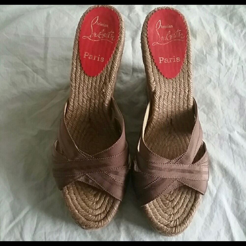 💯 Authentic Louboutin size 39