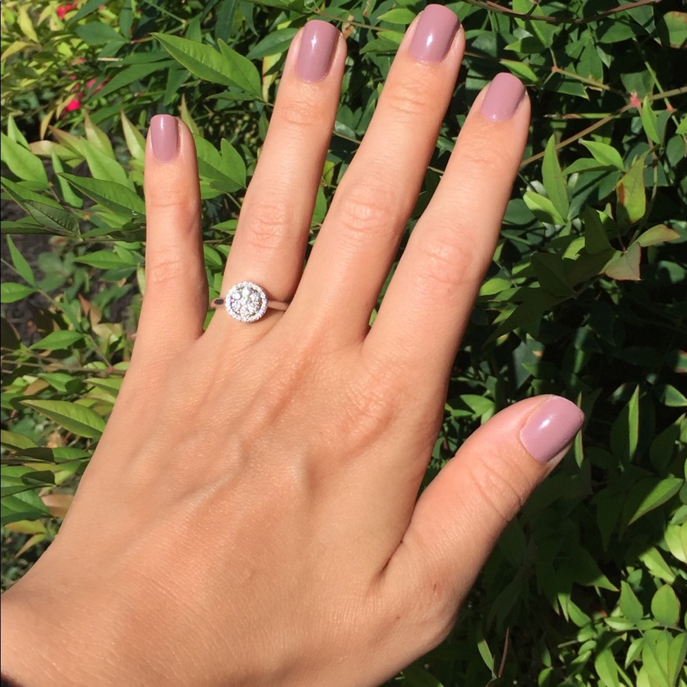 14K WG Gorgeous VS quality premium diamond ring
