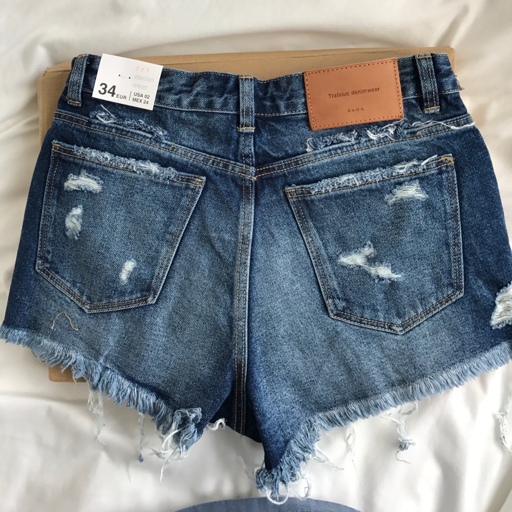 Zara high waisted jean shorts - Picture 2 of 2