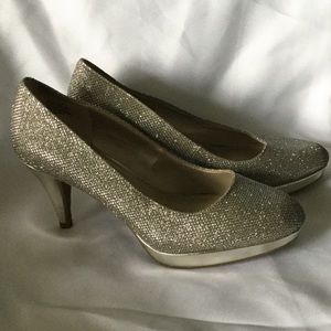 Bandolino Sparkly Pumps