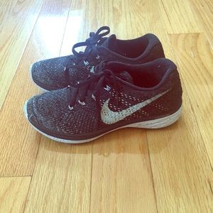 Nike Flyknit Lunar 3 size 6