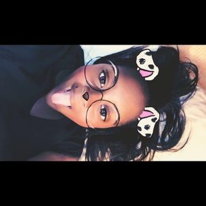 Meet your Posher, Annette