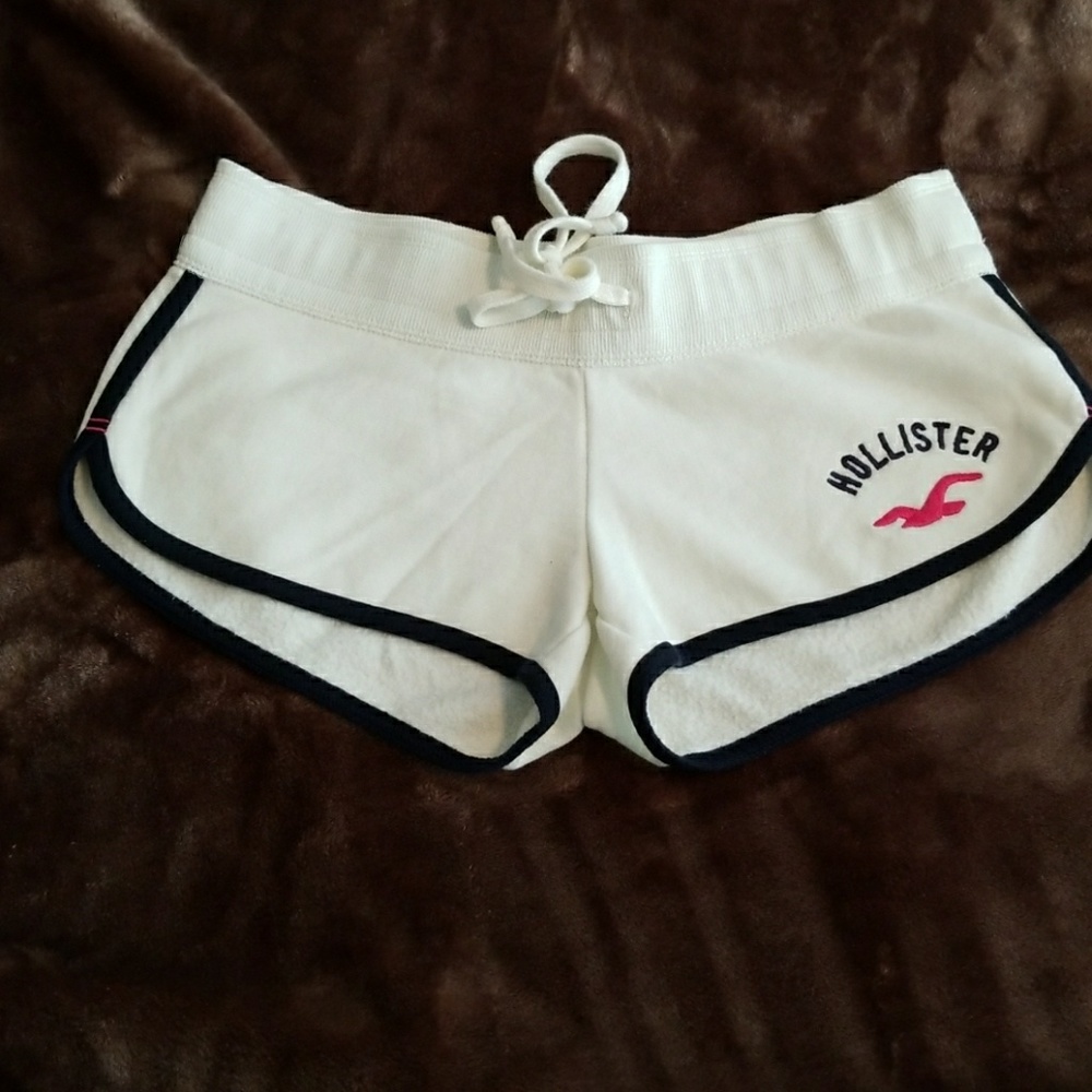 HOLLISTER SHORTS..SIZE SMALL