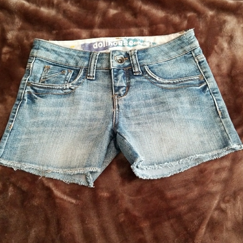 DOLLHOUSE SHORTS..SIZE 1