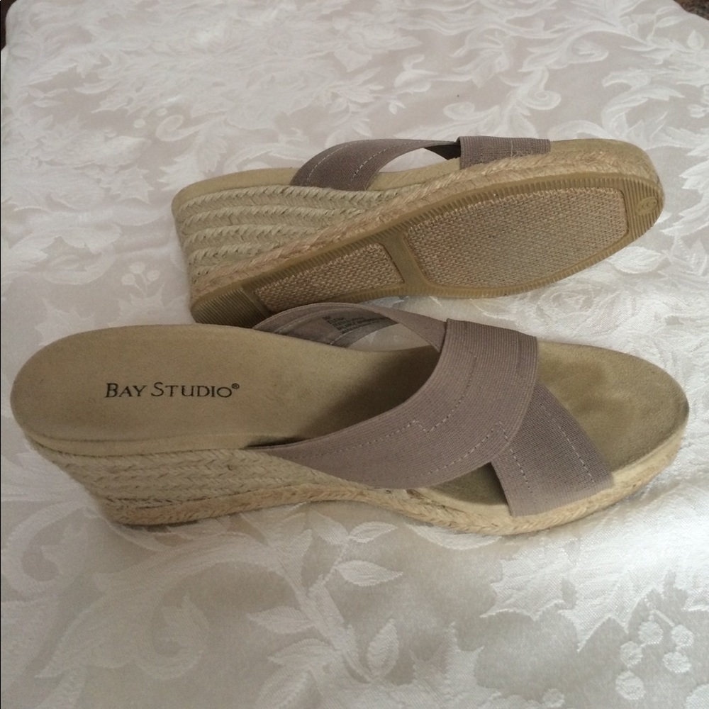 The perfect neutral summer wedges🌻🌻NWOT🌻🌻