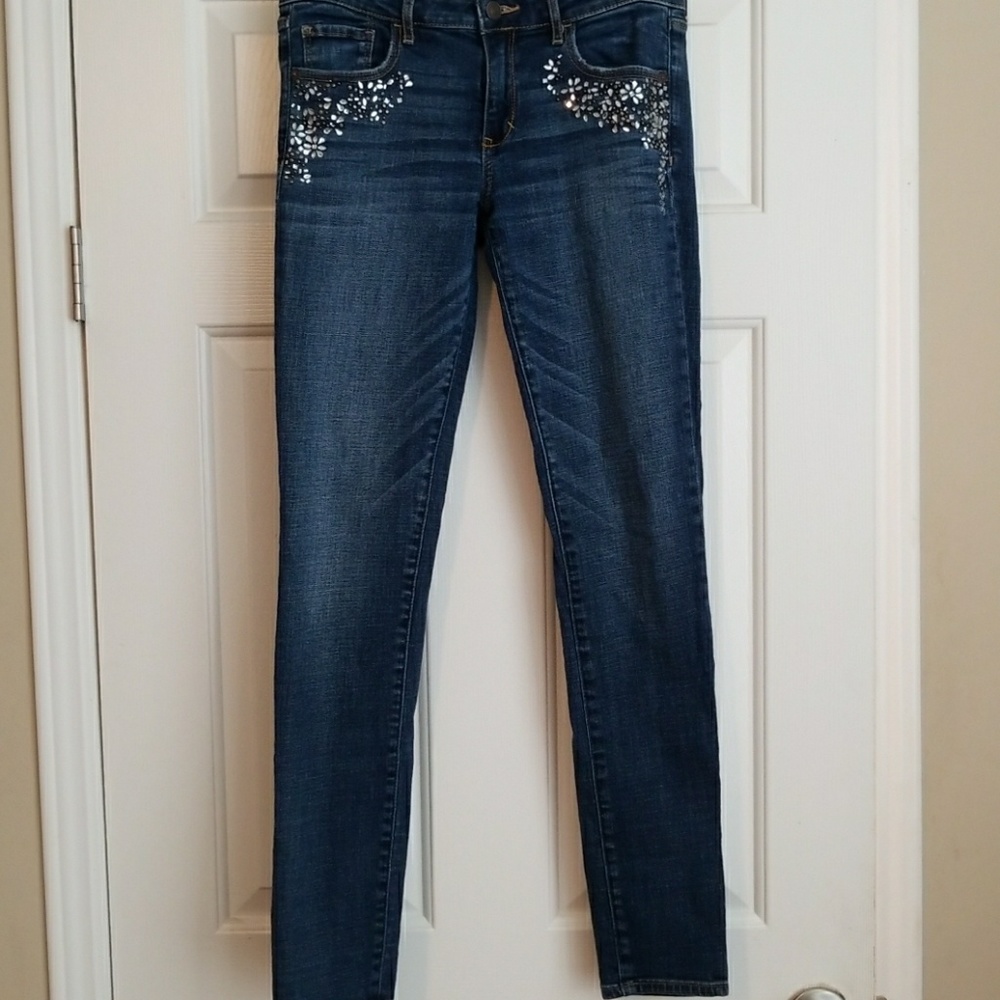 AMBERCROMBIE AND FITCH JEANS...SIZE 6..WAIST 28