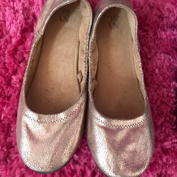 Flats - Picture 3 of 3