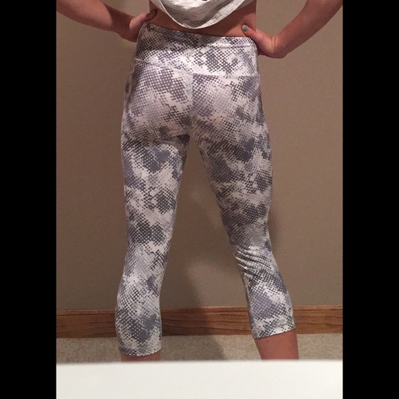 Old Navy Running Capris - Picture 2 of 2