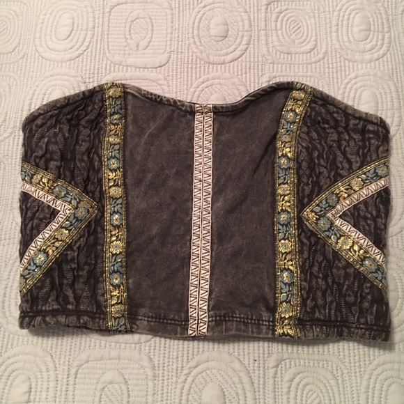 Ecote crop top- size XS- $25 - Picture 1 of 2