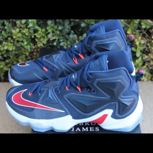 Lebron 13 (USA) Size 12 - Picture 3 of 4