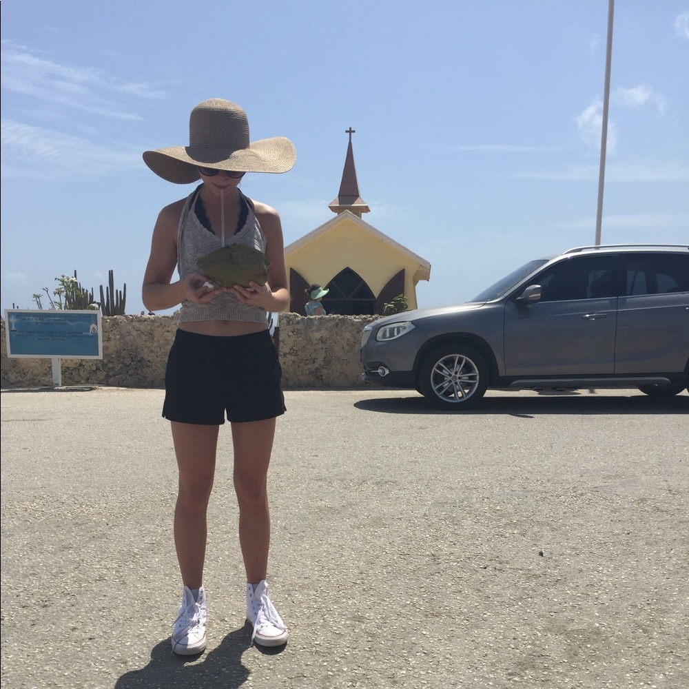 Meet your Posher, Pilar