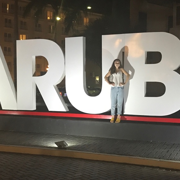 Meet your Posher, Pilar - Picture 3 of 4