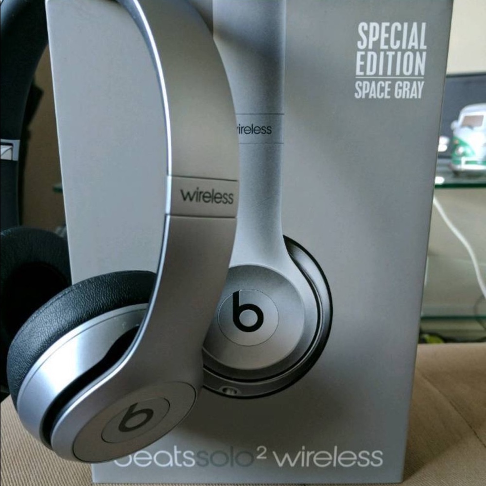 Beats Solo 2 (Space Grey Limited Edition)