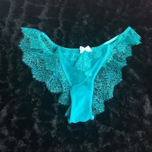 NWT VS Very Sexy lacy low rise Cheekini