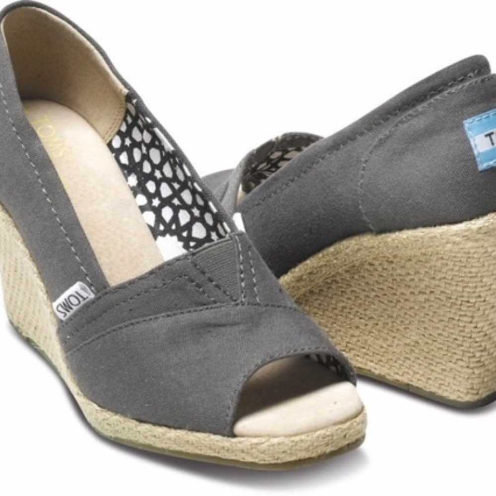 TOM's gray wedges - 8.5