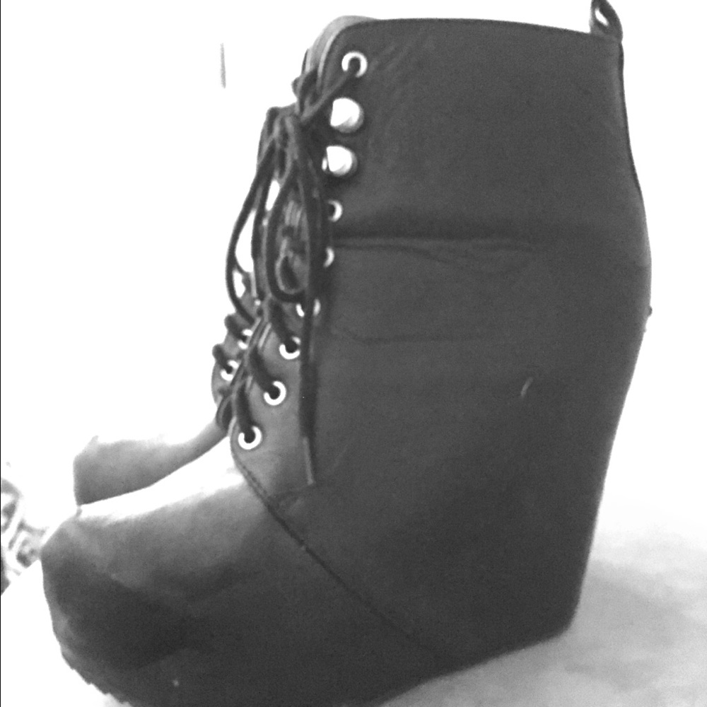 Black wedged lace-ups