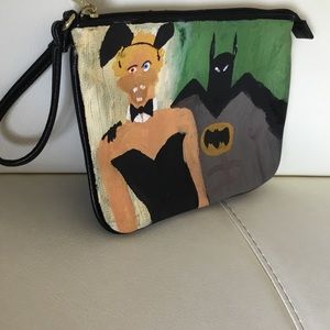 Custom painted clutch