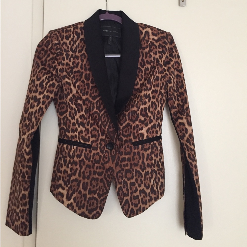 BCBG leopard blazer size XXS