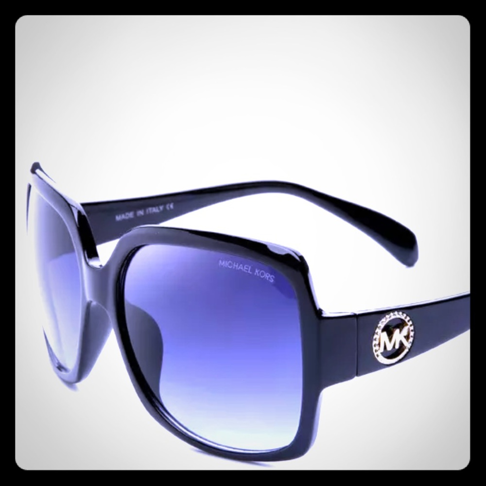 MICHAEL KORS LARGE BLACK SUNGLASSES