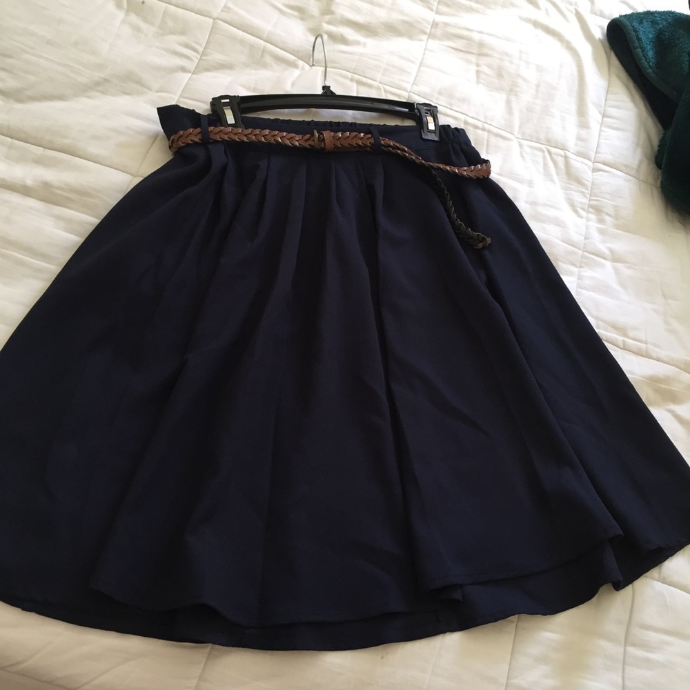 ModCloth Midi Skirt in Navy - Size Large