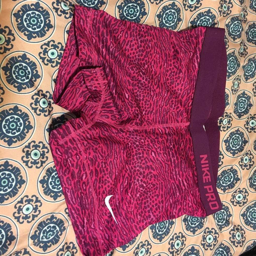 Nike pro training shorts. NWT