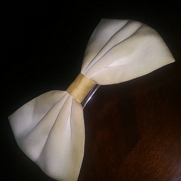 Two hair bows - Picture 2 of 5