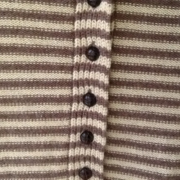 Banana Republic Sweater - Picture 3 of 6