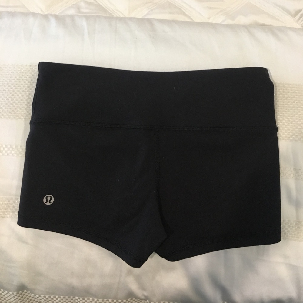 WORN ONCE LULULEMON SPANDEX SHORTS