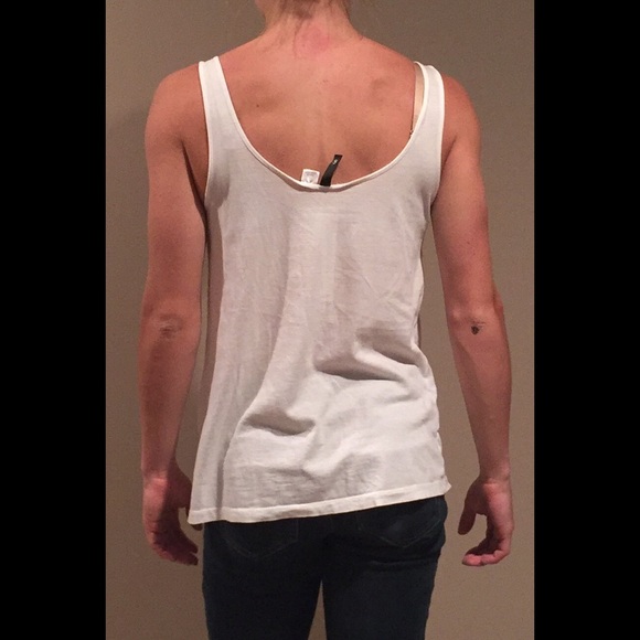 Thin white bow tank - Picture 2 of 2