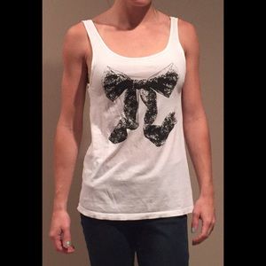 Thin white bow tank