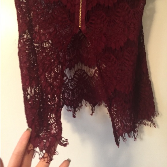 💋Burgundy open back lace short sleeve top - Picture 4 of 6