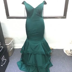 Amazing off the shoulder emerald green dress 17203