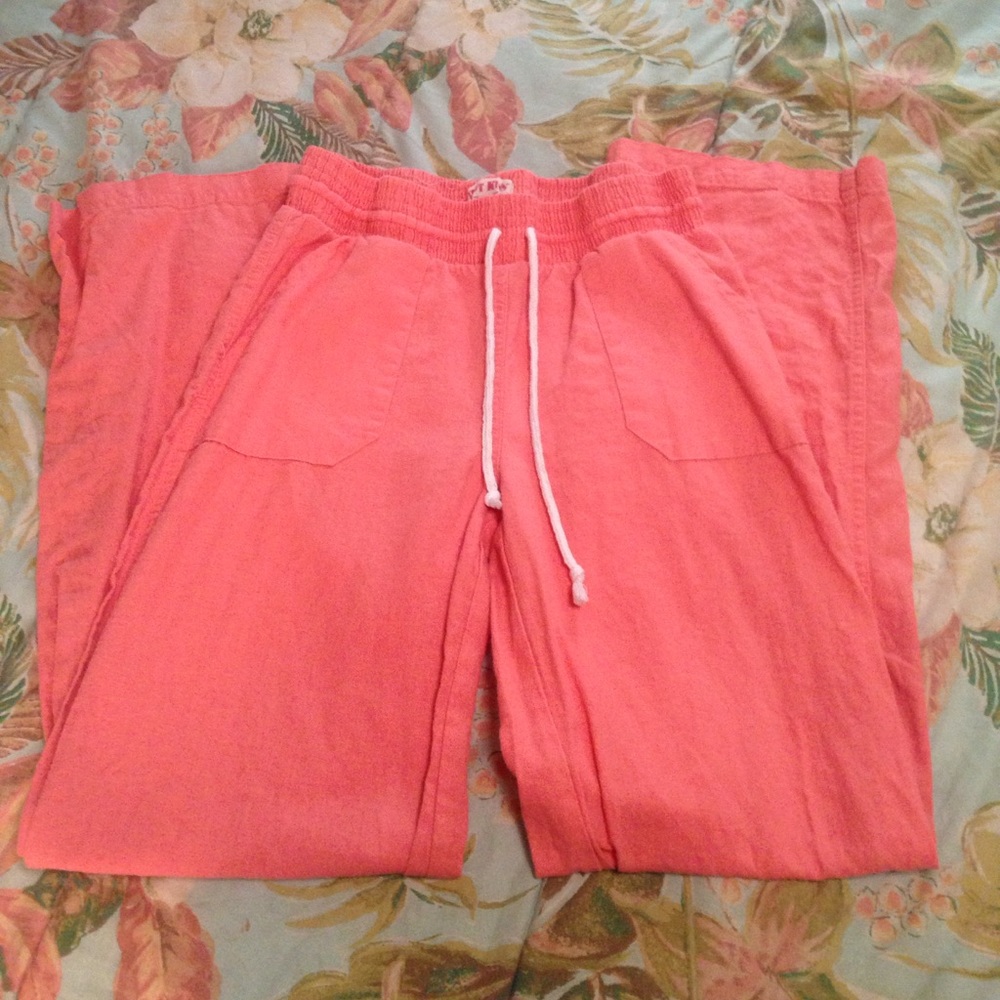 Hot Kiss peach linen pants for the beach