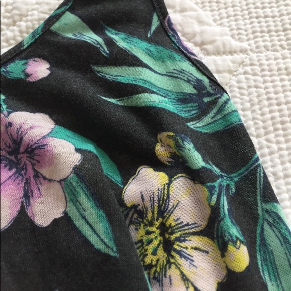 American Eagle Tank Top - Picture 4 of 4