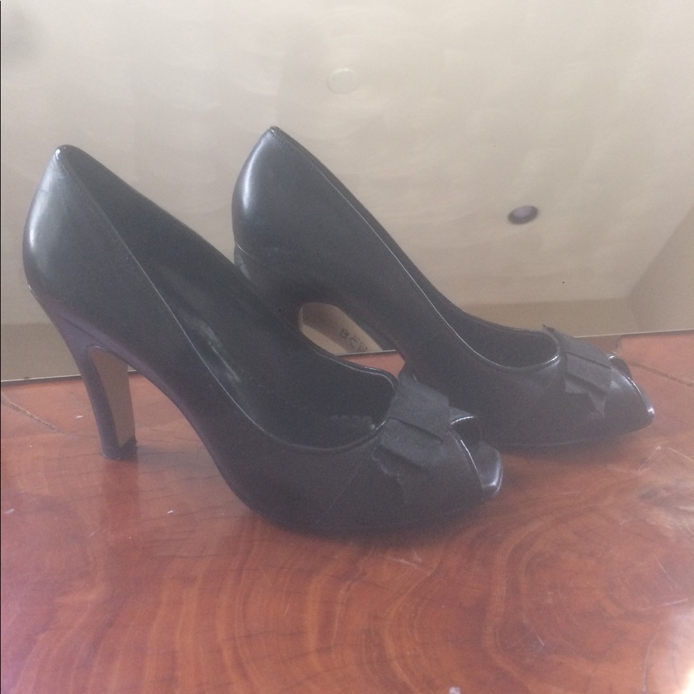 BCBG HEEL