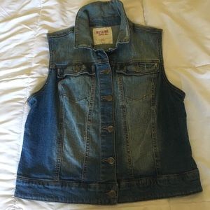Jean Vest