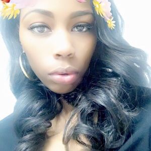 Meet your Posher, Monique