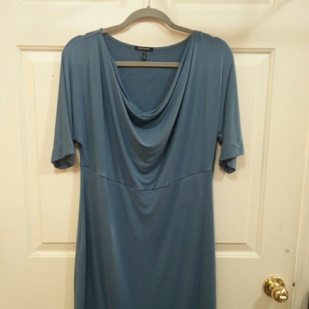 3/4 sleeve flattering dress