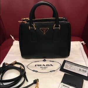 Prada Black Hand Bag brand new !!