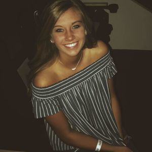 Meet your Posher, Chloe