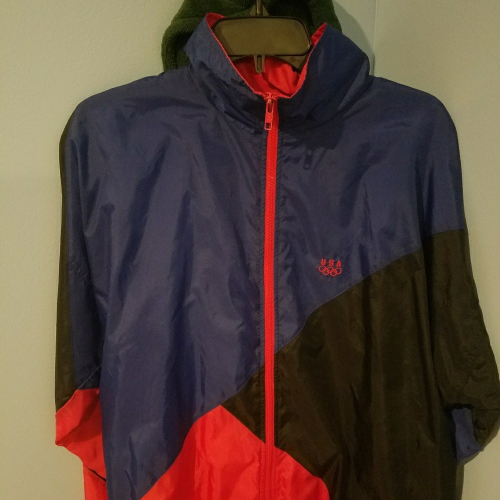 VINTIGE MINT CONDITION 1996 OLYMPIC GAMES WINDBREA