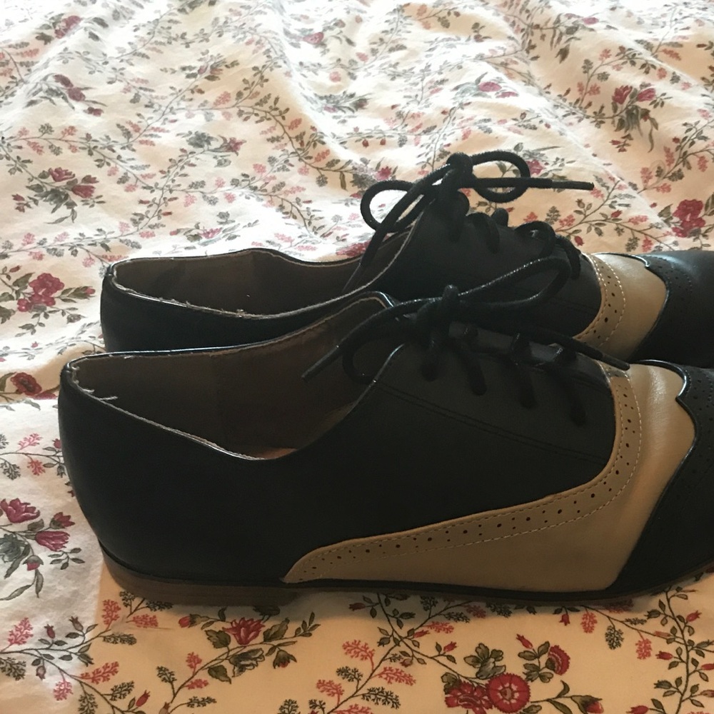 Black and taupe spectators/saddle oxfords sz 7 1/2