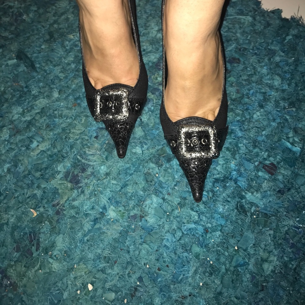 BLACK HEELS SIZE 7